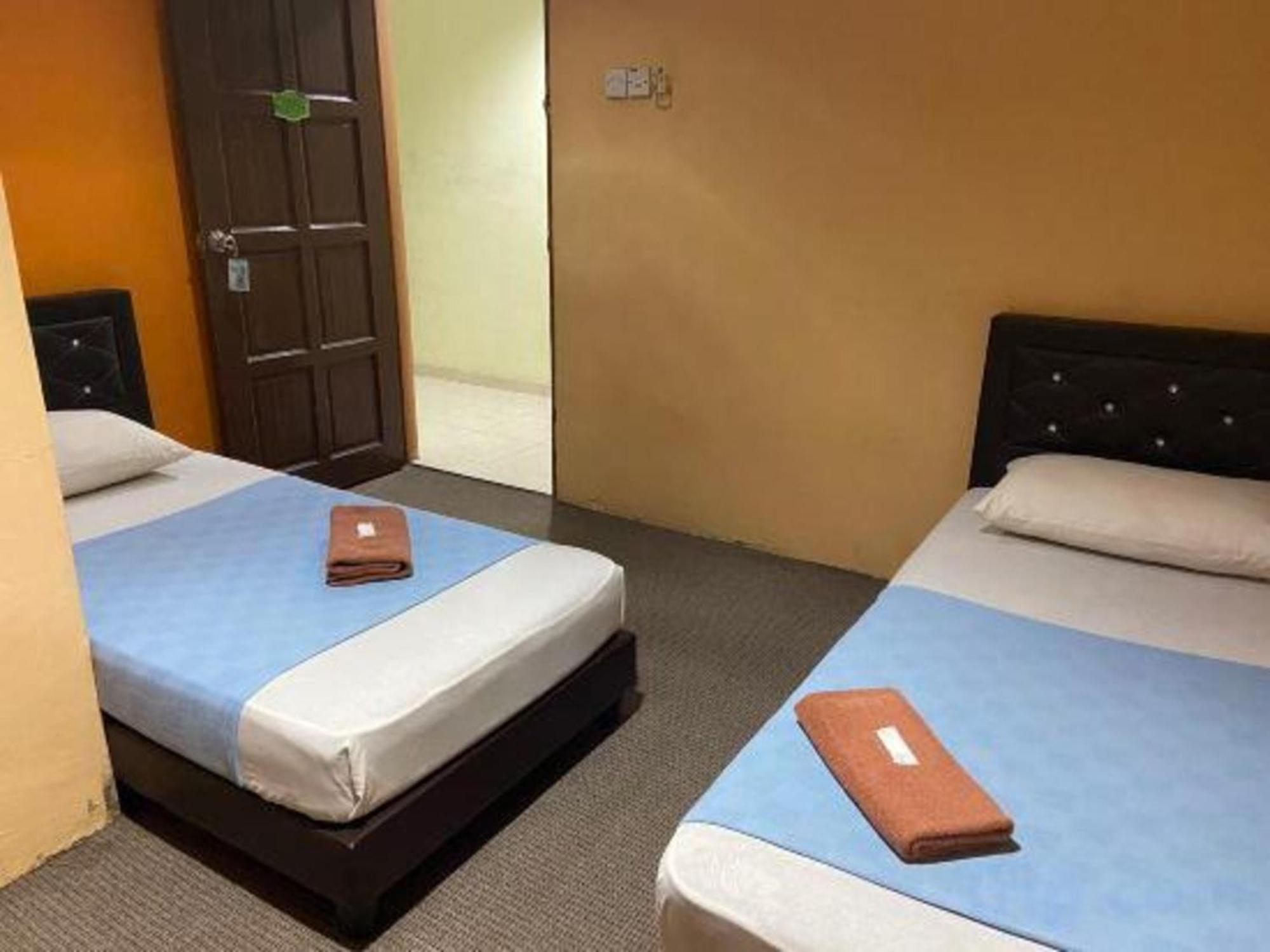 Oyo 91065 Hotel De Anjung Muadzam Shah ภายนอก รูปภาพ
