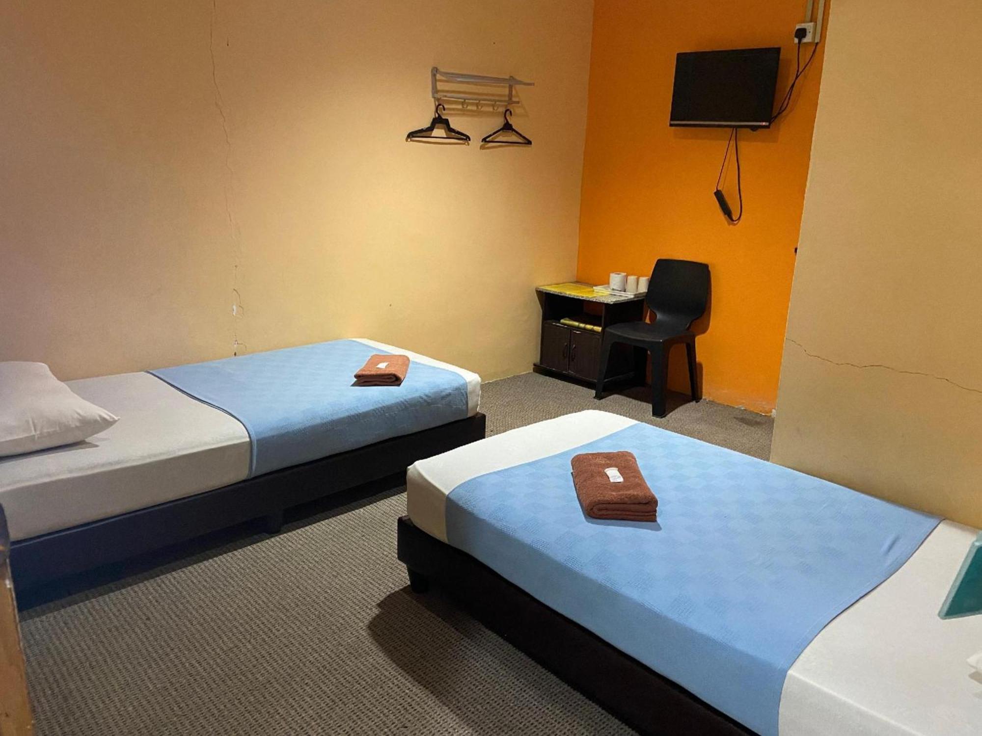 Oyo 91065 Hotel De Anjung Muadzam Shah ภายนอก รูปภาพ