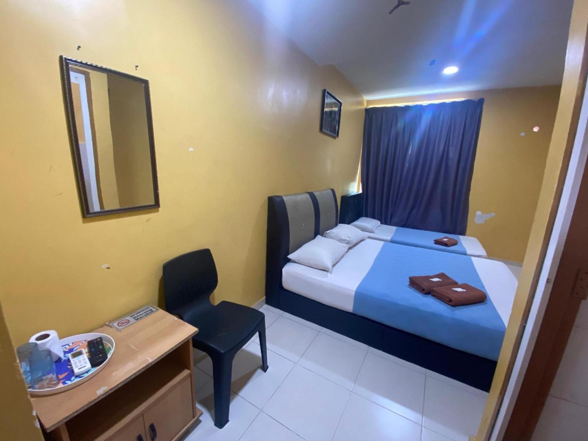 Oyo 91065 Hotel De Anjung Muadzam Shah ภายนอก รูปภาพ