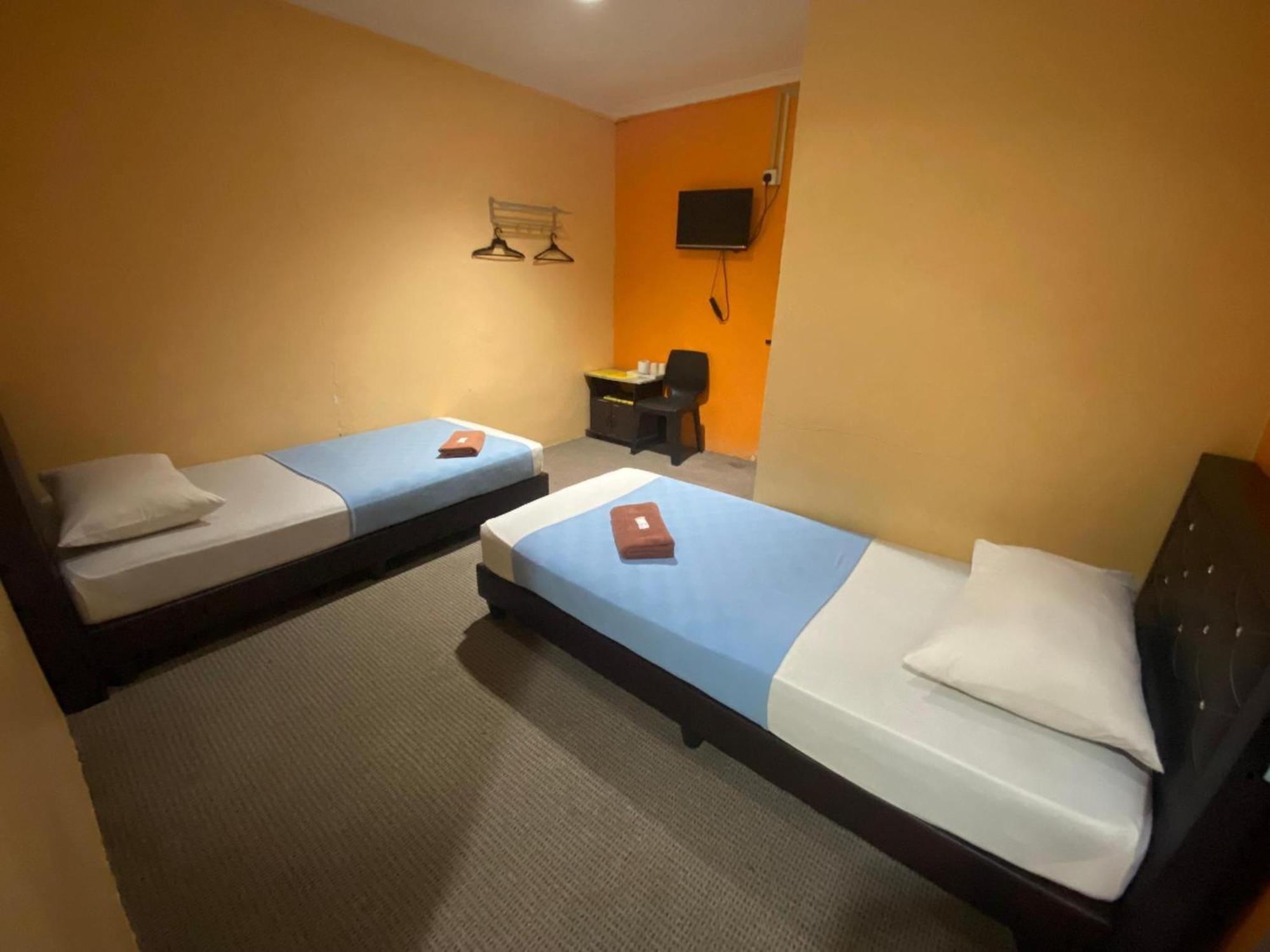 Oyo 91065 Hotel De Anjung Muadzam Shah ภายนอก รูปภาพ