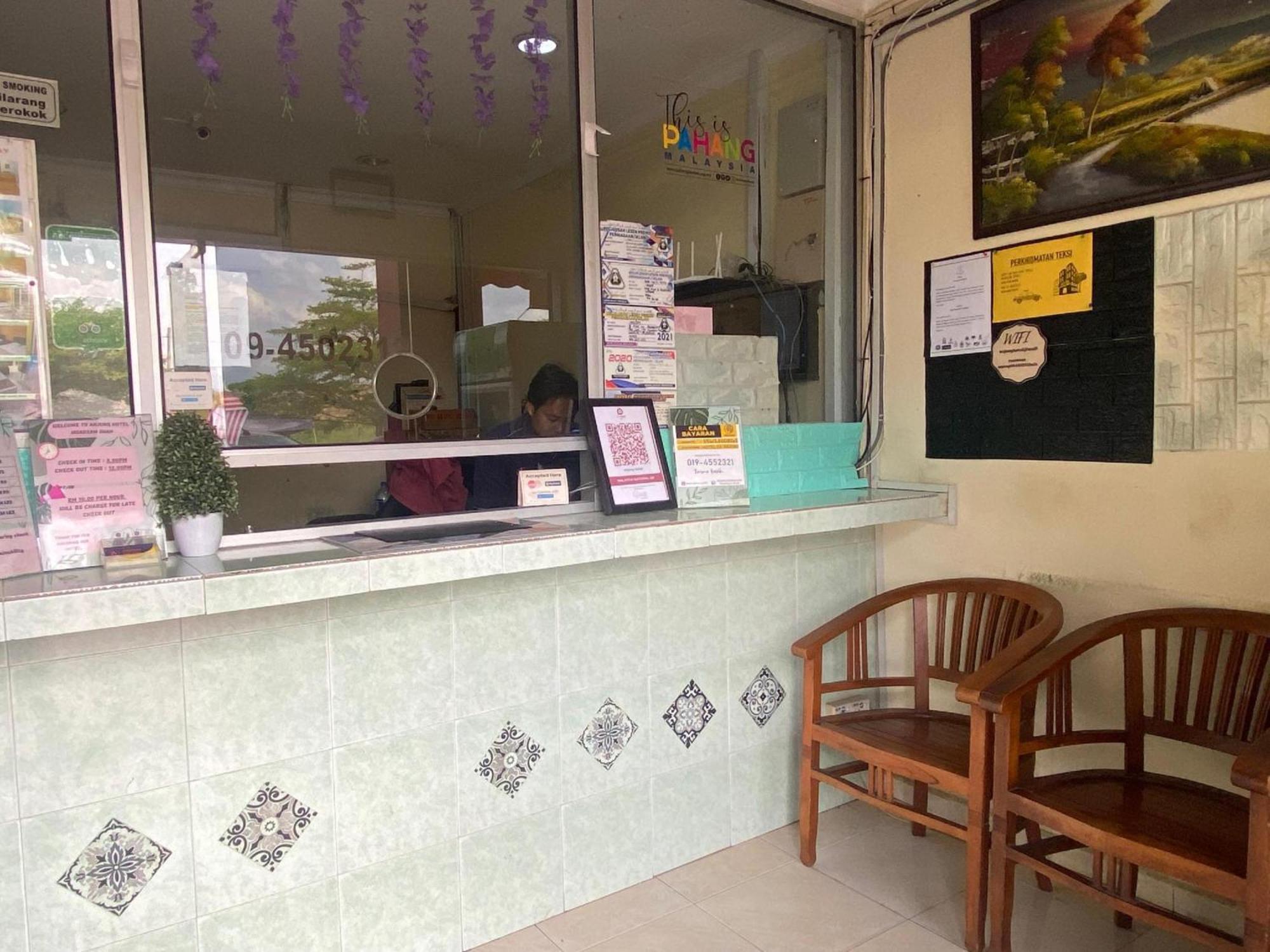 Oyo 91065 Hotel De Anjung Muadzam Shah ภายนอก รูปภาพ