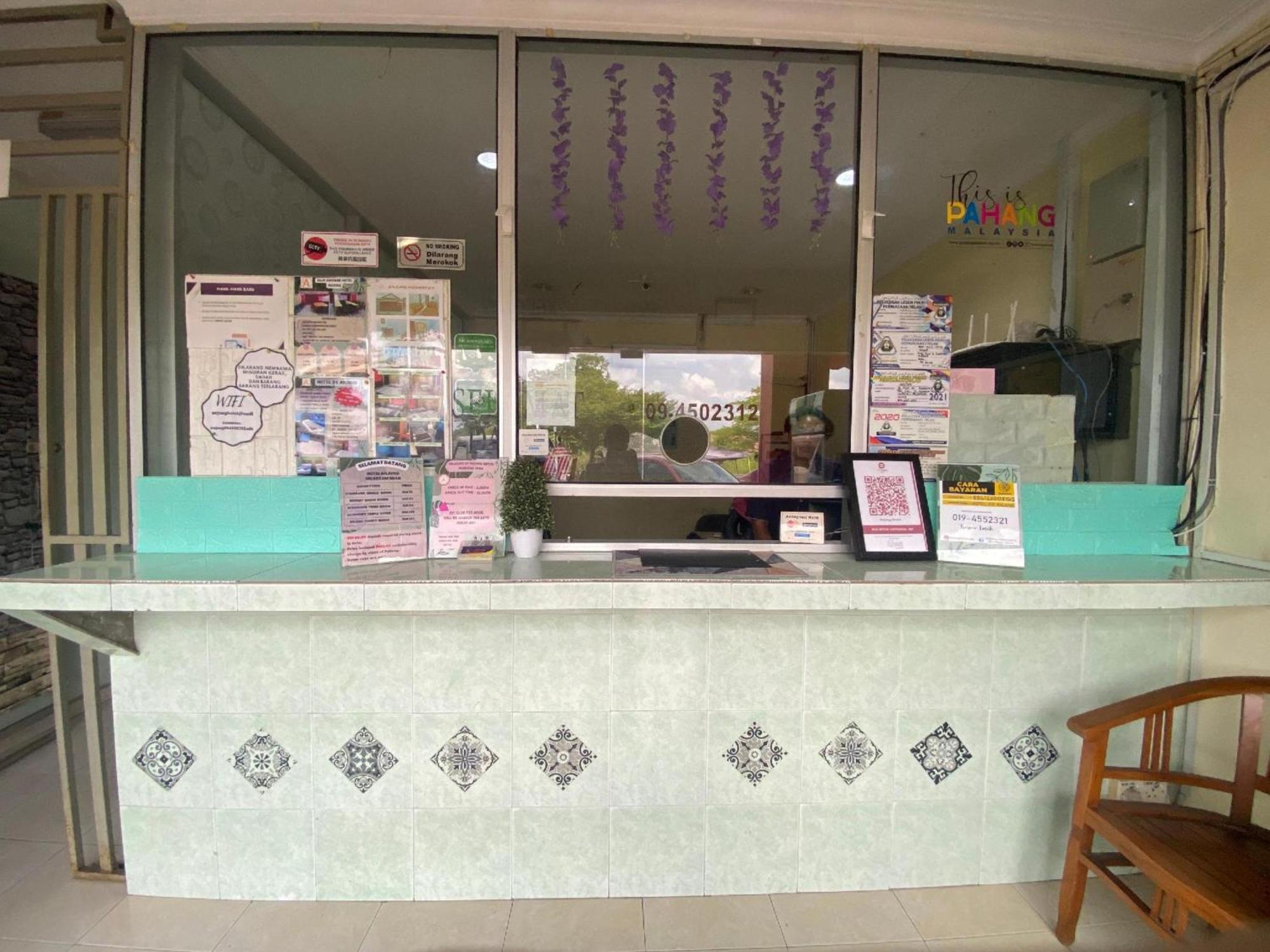 Oyo 91065 Hotel De Anjung Muadzam Shah ภายนอก รูปภาพ
